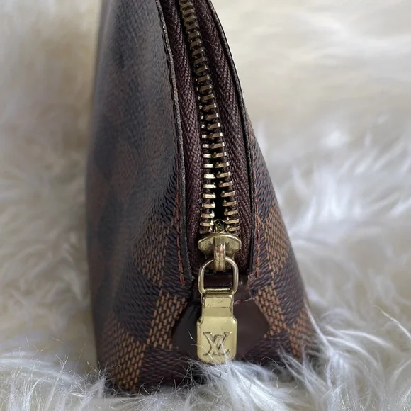Authentic Louis Vuitton Damier Ebene Cosmetic Pouch - Picture 4 of 16